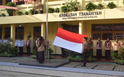 MTs SERBA BAKTI GELAR UPACARA HUT PRAMUKA KE-62