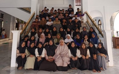 PEMBINAAN IBADAH TAHAP VIII TAHUN PELAJARAN 2024-2025 BAGI PESERTA DIDIK KELAS VII A, VII B dan VII E